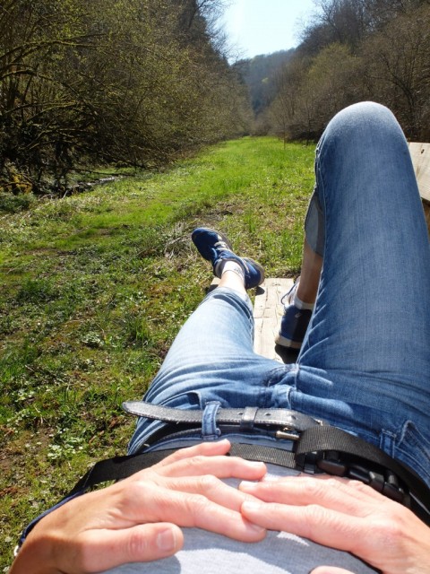 Rast_auf_einer_Sonnenbank