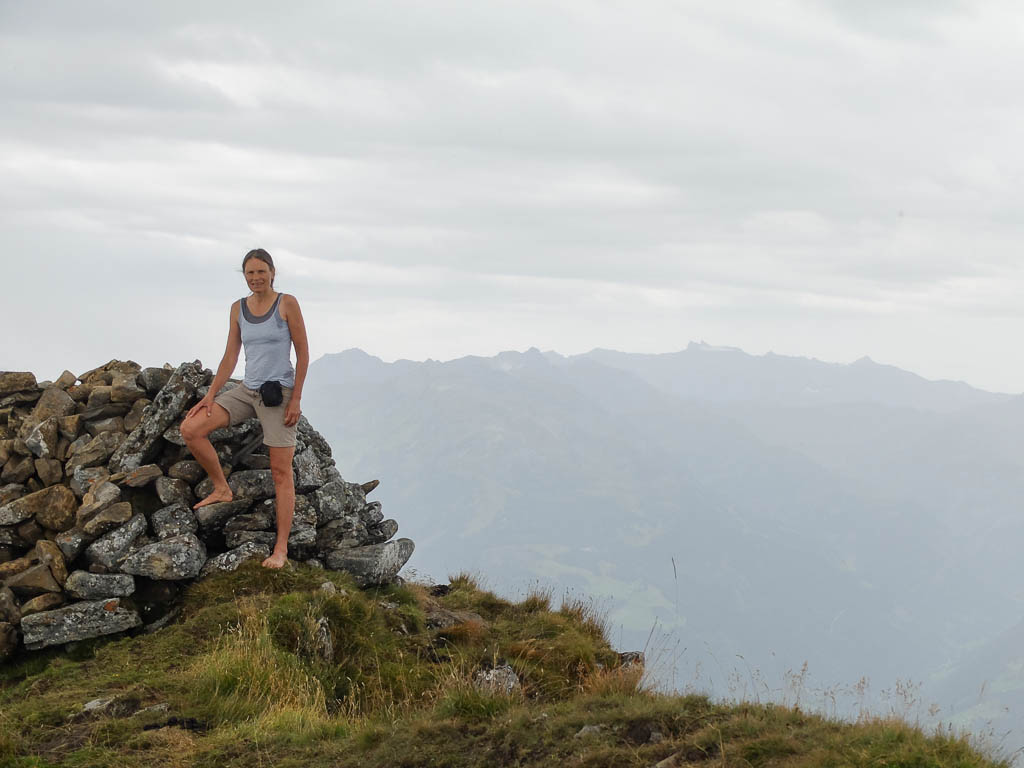 Barfuß auf den 2310 Meter hohen Gauschla