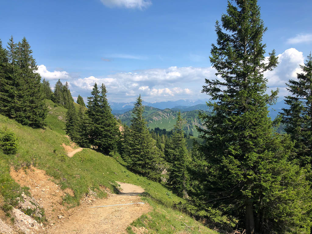 Eine Bergabwanderung