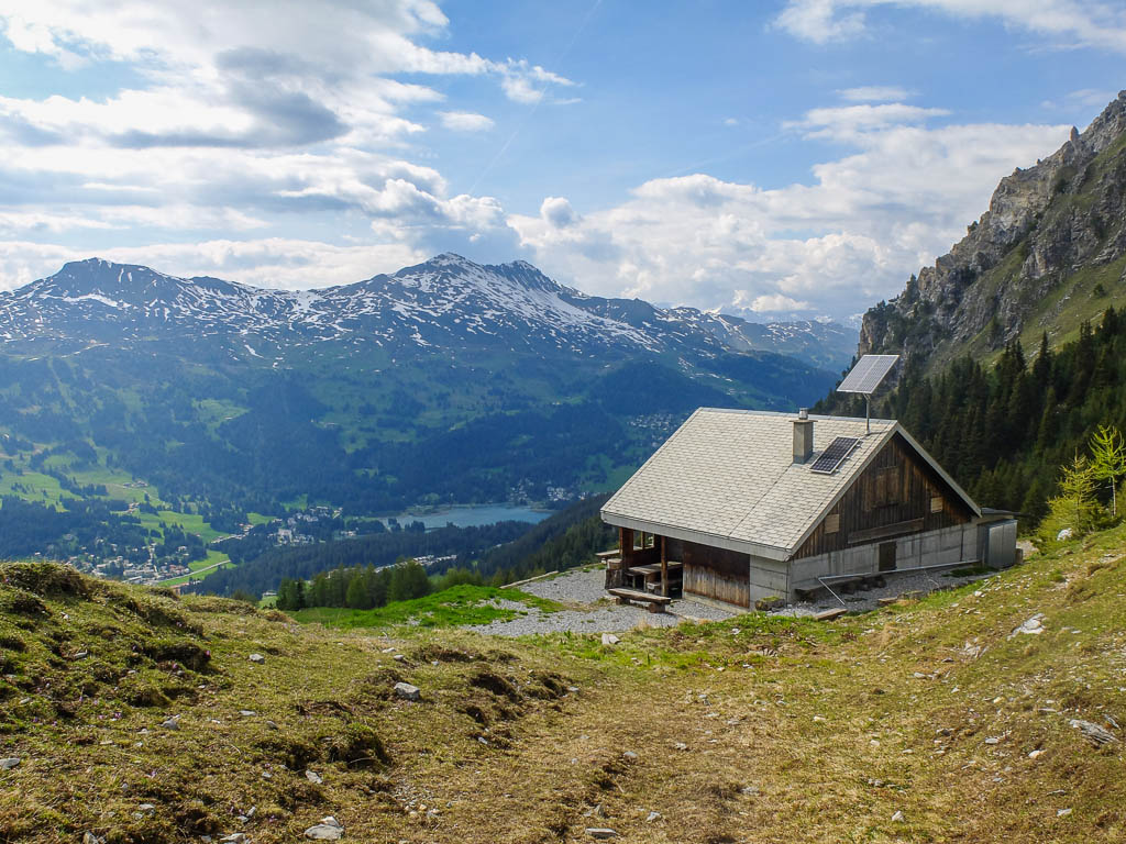 Ein Vorstellungsgespräch und eine Bergwanderung hinauf zur Alp Sanaspans
