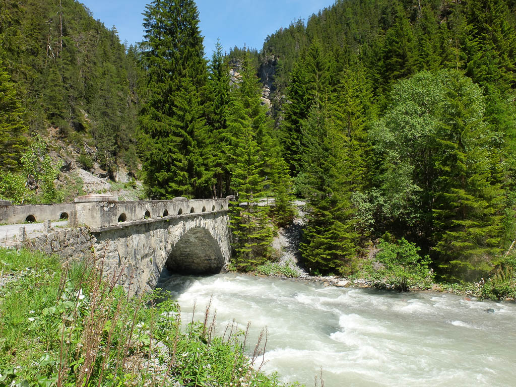 Wanderung durch die Zügenschlucht